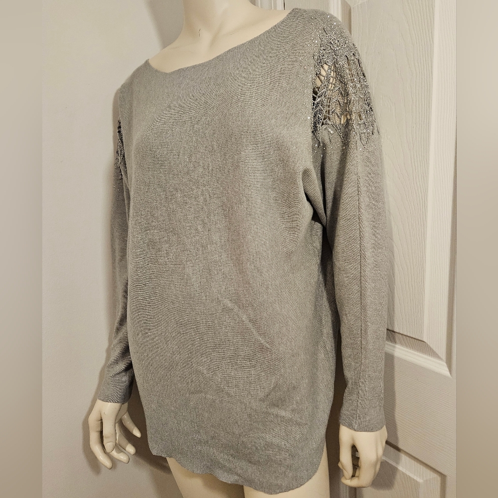 Chic Off-the-Shoulder Gray Sweater